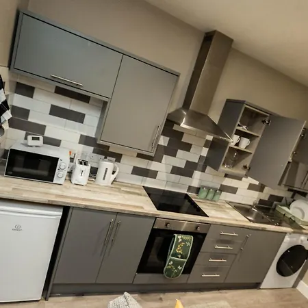 Luxury Modern Flat In Wolverhampton- Garden Views Exterior photo